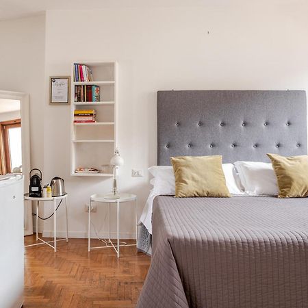 Bari Landlord 71 - Central Rooms ภายนอก รูปภาพ