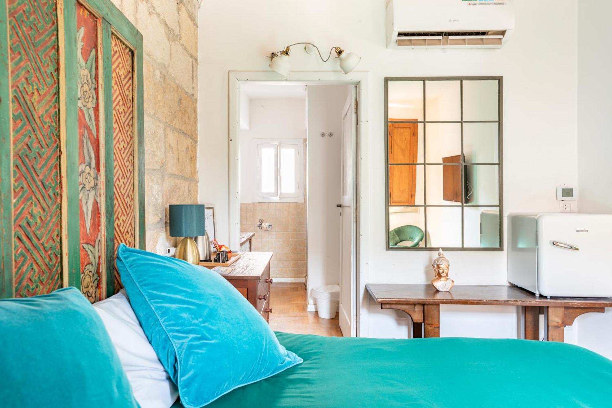 Bari Landlord 71 - Central Rooms ภายนอก รูปภาพ